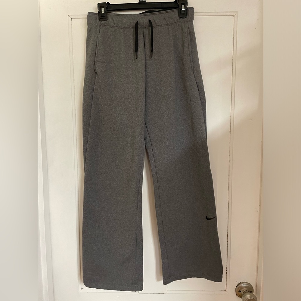 Women’s Nike sweat pants